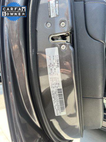 Photo of 2018 Granite Crystal Metallic Clearcoat Chrysler Pacifica