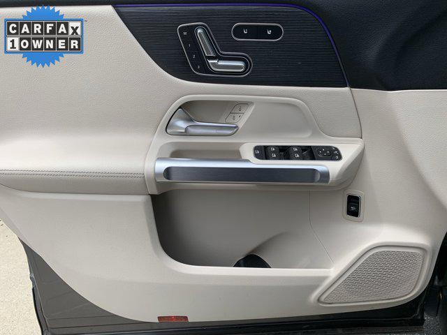 Photo of 2022 Mountain Grey Metallic Mercedes-Benz GLB 250