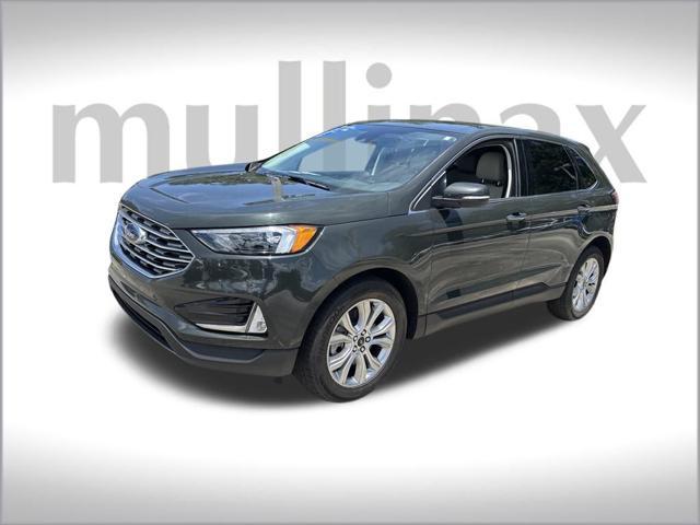 Photo of 2024 Forged Green Metallic Ford Edge
