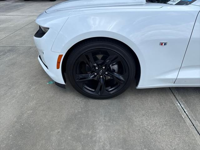Photo of 2021 Summit White Chevrolet Camaro
