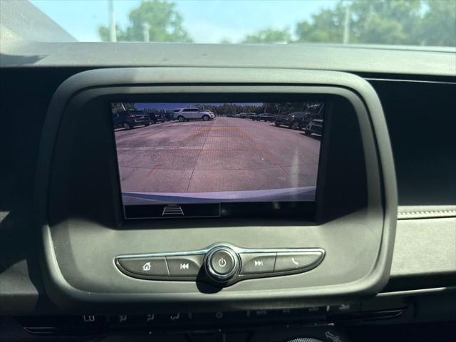 Photo of 2021 Summit White Chevrolet Camaro