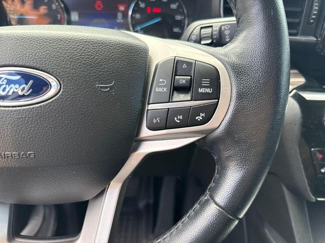 Photo of 2022 Iconic Silver Metallic Ford Explorer