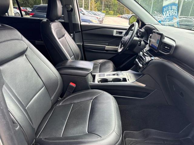 Photo of 2022 Iconic Silver Metallic Ford Explorer