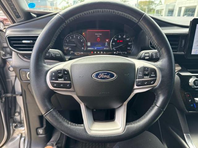 Photo of 2022 Iconic Silver Metallic Ford Explorer