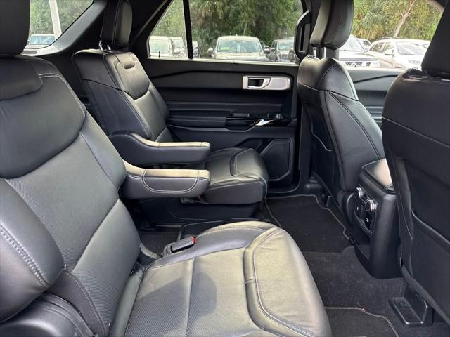 Photo of 2021 Blue Ford Explorer