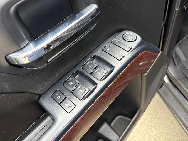 Photo of 2016 Onyx Black GMC Sierra 2500
