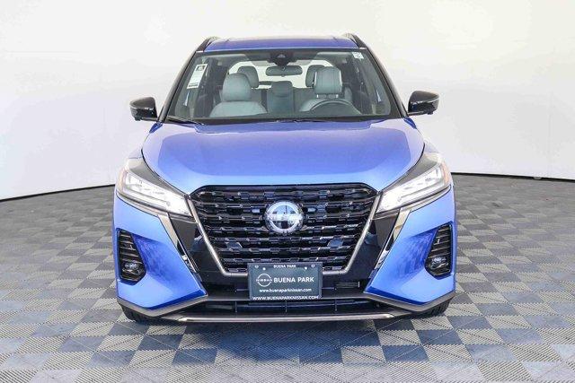 Photo of 2024 Electric Blue Metallic Nissan Kicks