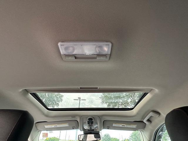Photo of 2017 Summit White Chevrolet Equinox
