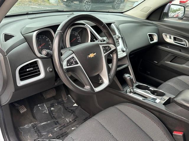 Photo of 2017 Summit White Chevrolet Equinox