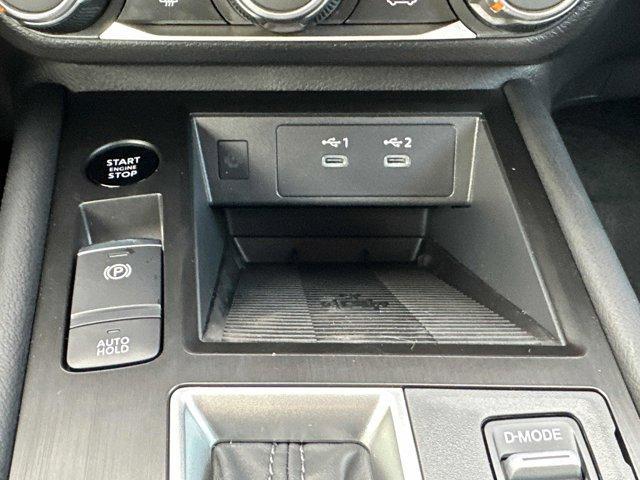 Photo of 2025 Super Black Nissan Kicks