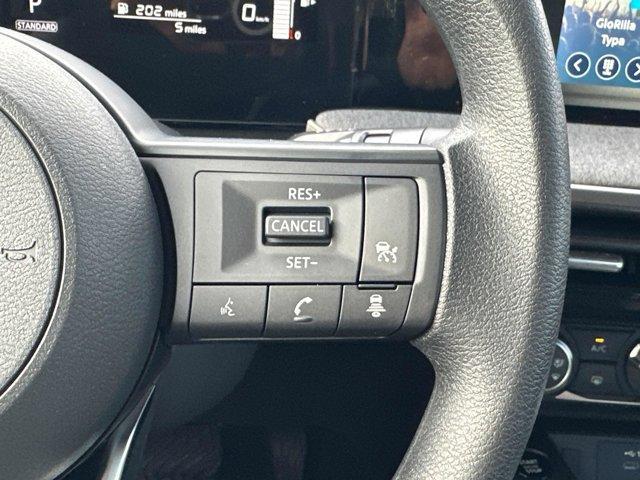Photo of 2025 Super Black Nissan Kicks