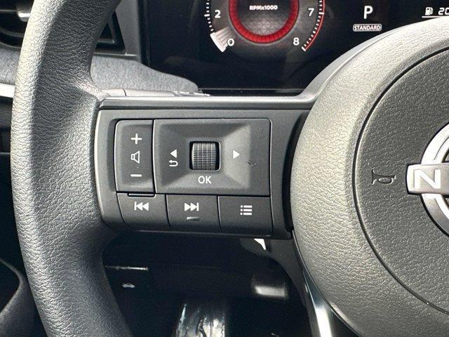 Photo of 2025 Super Black Nissan Kicks