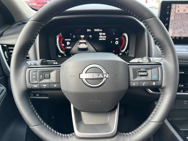 Photo of 2025 Champagne Silve Nissan Rogue
