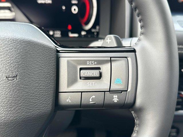 Photo of 2025 Champagne Silve Nissan Rogue