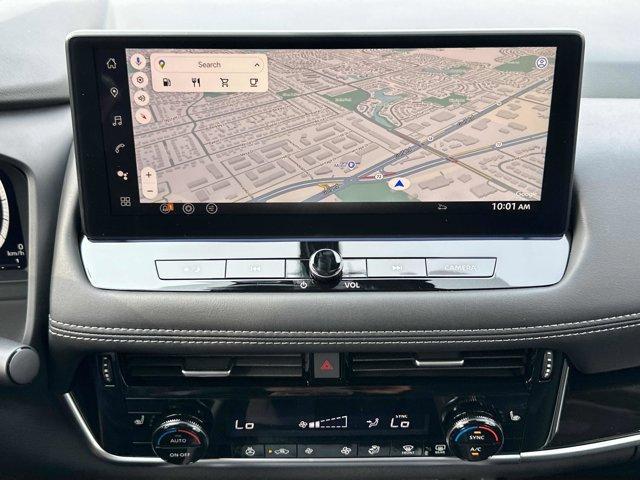 Photo of 2025 Champagne Silve Nissan Rogue