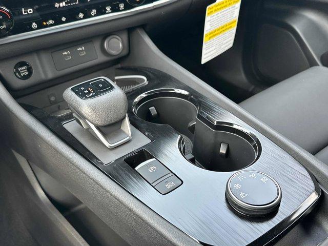 Photo of 2025 Champagne Silve Nissan Rogue