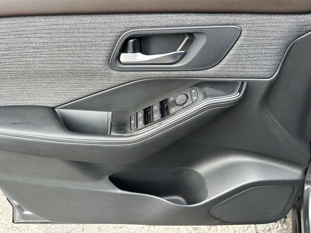 Photo of 2023 Gun Metallic Nissan Rogue
