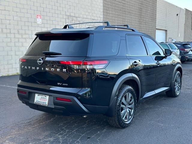 Photo of 2022 Black Nissan Pathfinder