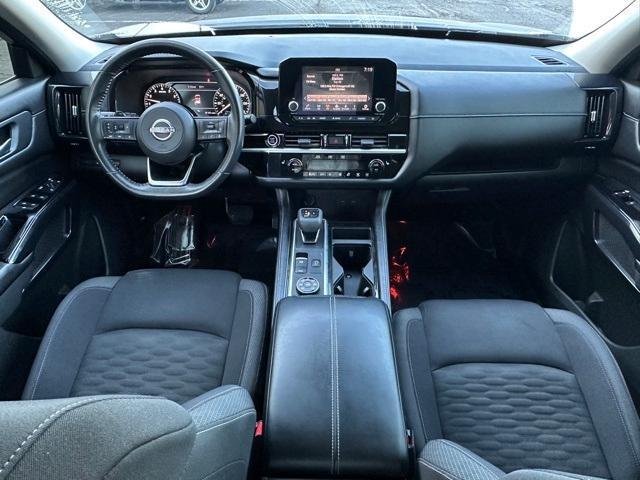 Photo of 2022 Black Nissan Pathfinder