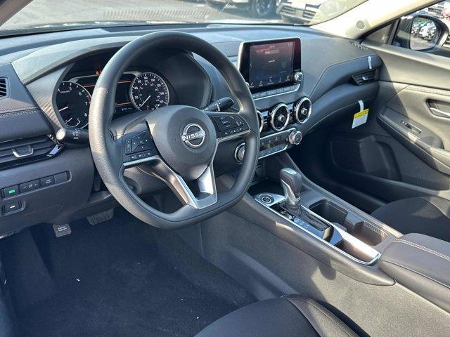 Photo of 2025 Black Nissan Sentra