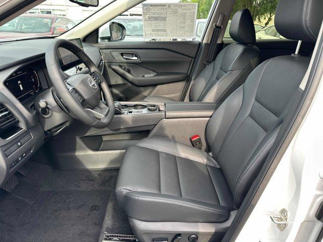 Photo of 2025 Everest White P Nissan Rogue