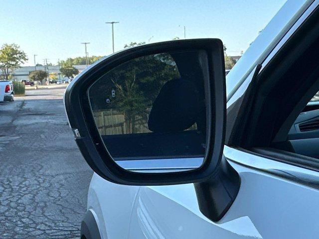 Photo of 2025 Everest White P Nissan Pathfinder