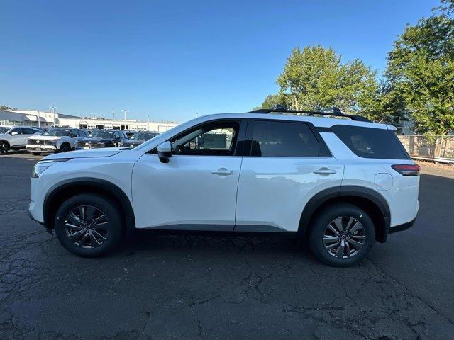 Photo of 2025 Everest White P Nissan Pathfinder
