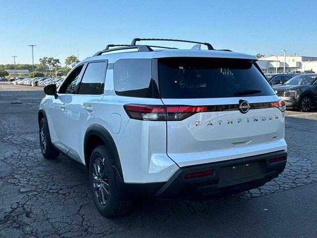 Photo of 2025 Everest White P Nissan Pathfinder