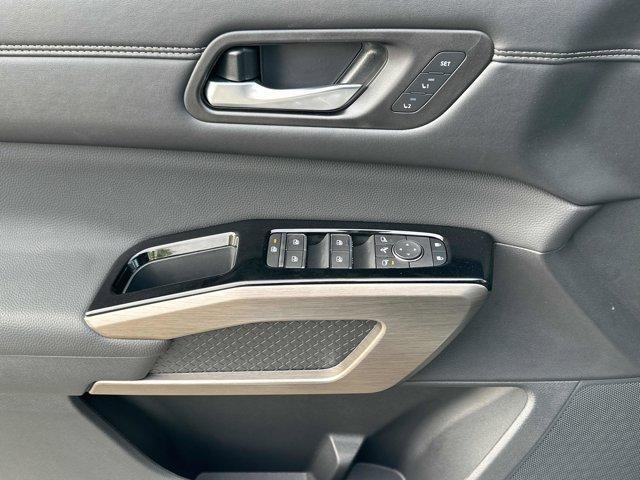 Photo of 2025 Gun Metallic Nissan Pathfinder