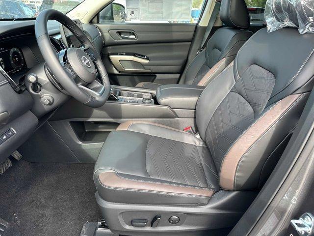 Photo of 2025 Gun Metallic Nissan Pathfinder