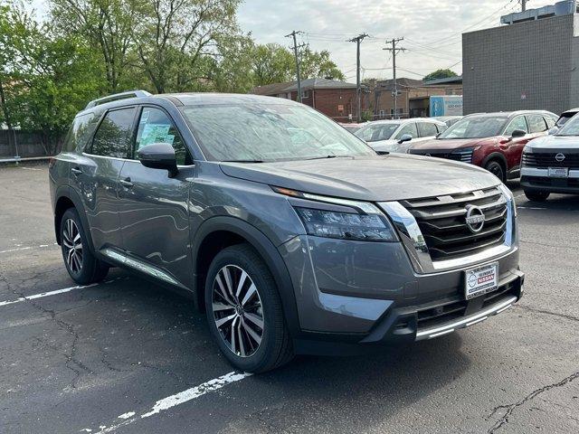 Photo of 2025 Gun Metallic Nissan Pathfinder