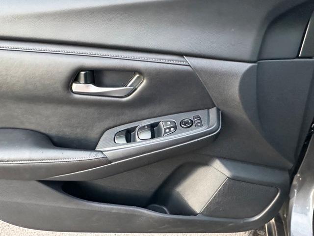 Photo of 2023 Gun Metallic Nissan Sentra