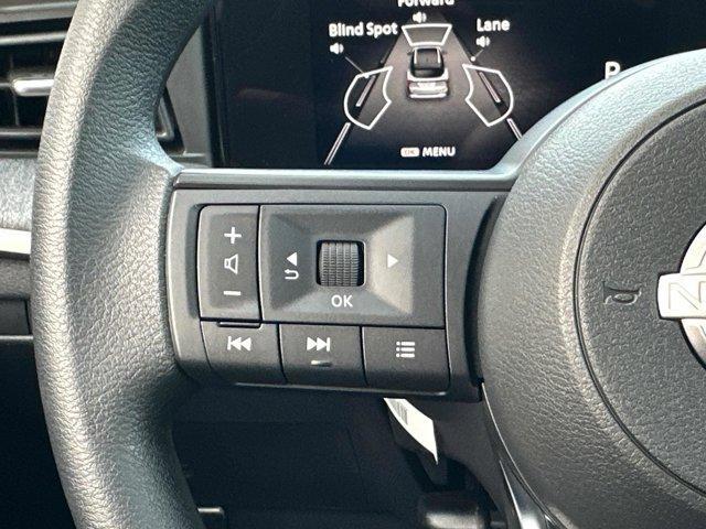 Photo of 2025 Aspen White Tri Nissan Kicks