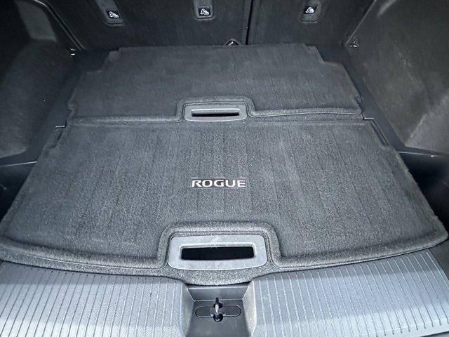 Photo of 2022 Scarlet Ember Nissan Rogue