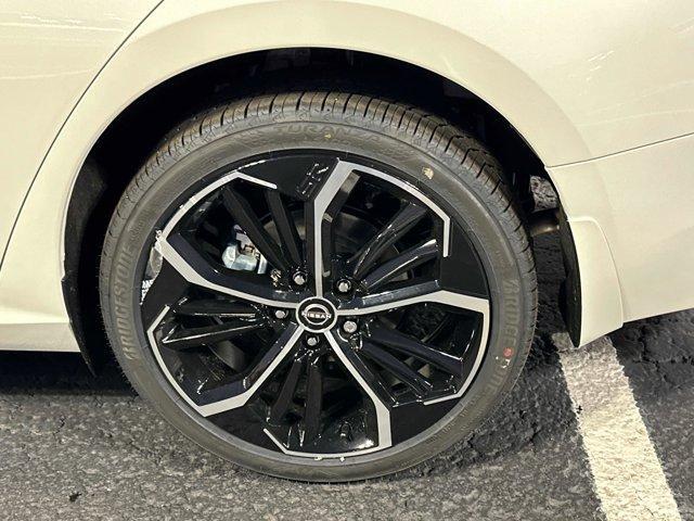 Photo of 2025 White Nissan Altima