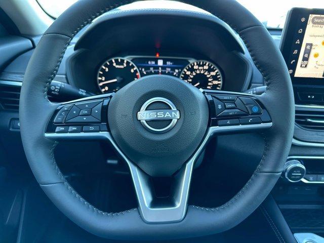 Photo of 2025 Black Nissan Altima