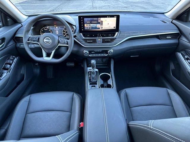 Photo of 2025 Black Nissan Altima