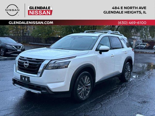 Photo of 2025 Everest White P Nissan Pathfinder