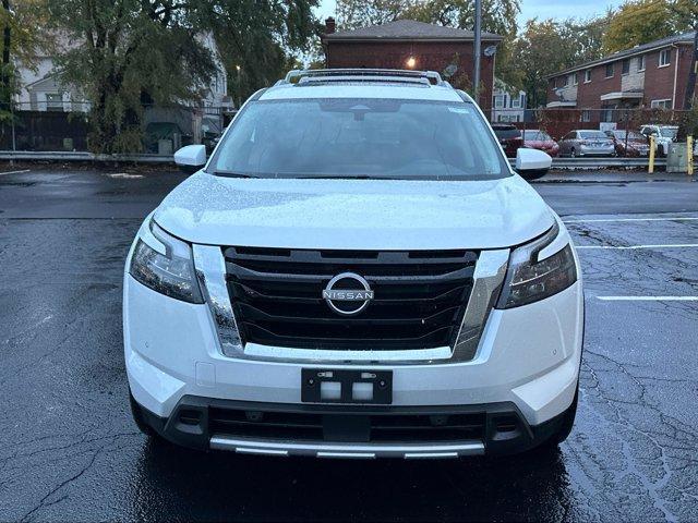 Photo of 2025 Everest White P Nissan Pathfinder
