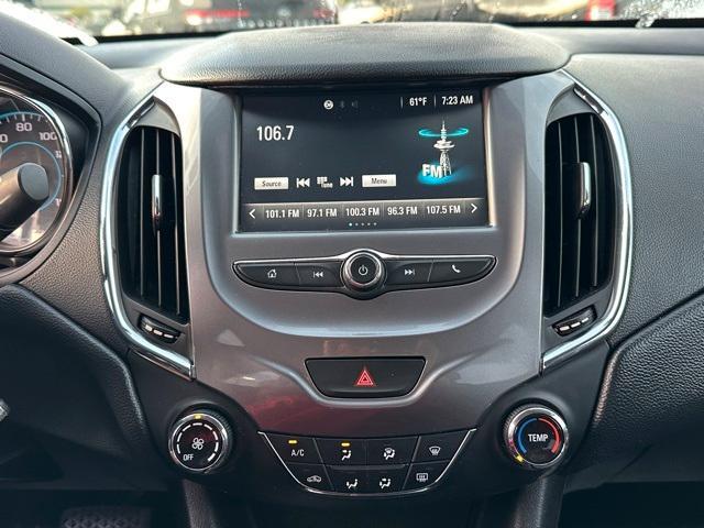 Photo of 2016 Blue Ray Metallic Chevrolet Cruze
