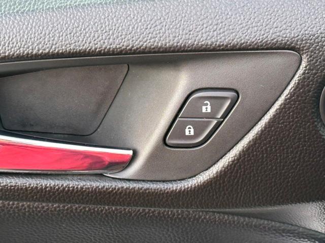 Photo of 2016 Blue Ray Metallic Chevrolet Cruze