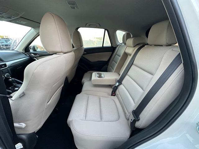 Photo of 2016 Crystal White Pearl Mazda CX-5