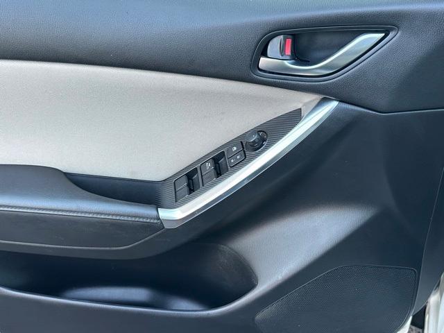 Photo of 2016 Crystal White Pearl Mazda CX-5