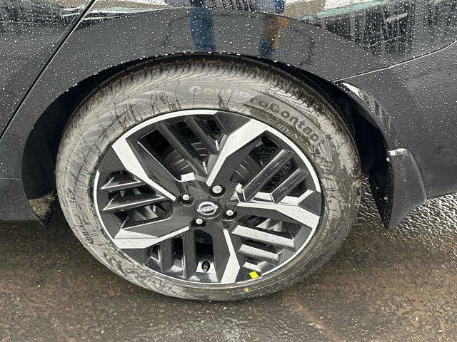 Photo of 2025 Black Nissan Versa