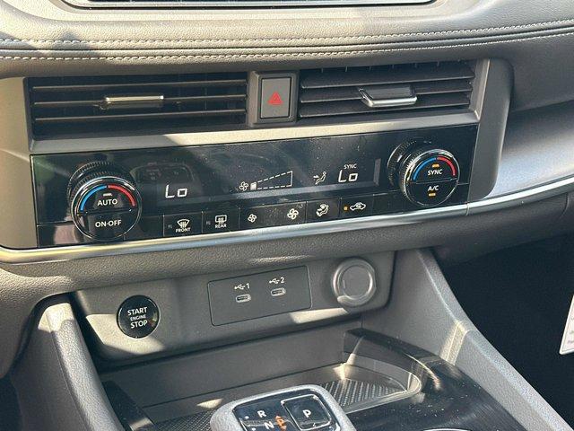 Photo of 2025 Black Nissan Rogue