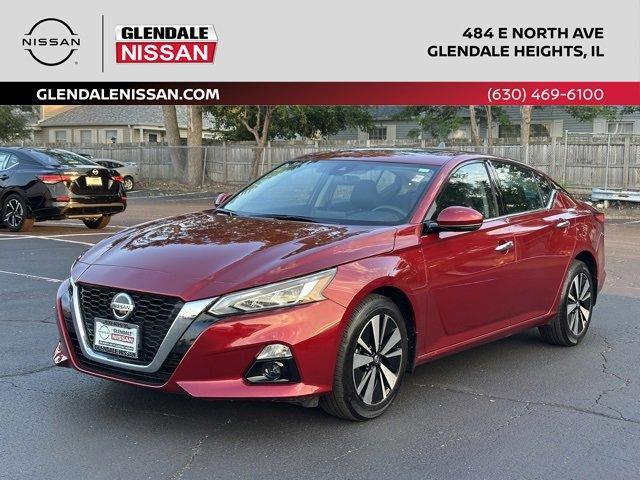 Photo of 2022 Scarlet Ember Nissan Altima