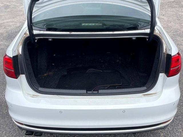 Photo of 2016 Pure White Volkswagen Jetta