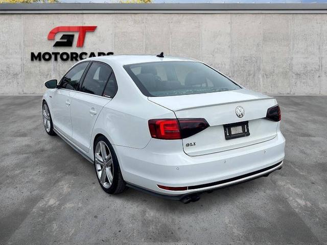 Photo of 2016 Pure White Volkswagen Jetta