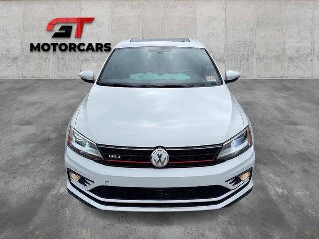 Photo of 2016 Pure White Volkswagen Jetta