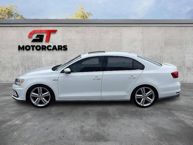 Photo of 2016 Pure White Volkswagen Jetta
